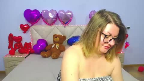 zannadreil online show from 28, 2, 2025