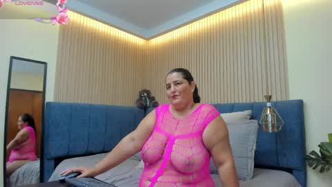Snapshot of zara_milf_ chatting on 30, 5, 2026 zara online show from 30, 5, 2026