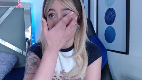 Snapshot of zaradames_ chatting on 7, 3, 2025 zaradames_ online show from 7, 3, 2025