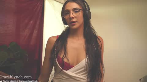 Miss Lynch   Next show  2911 online show from 18, 12, 2024