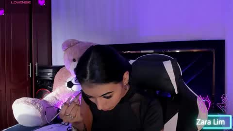 Snapshot of zaralim chatting on 14, 9, 2025 Zara Lim online show from 14, 9, 2025