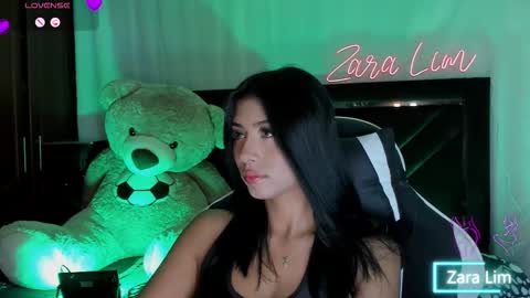 Snapshot of zaralim chatting on 15, 9, 2025 Zara Lim online show from 15, 9, 2025