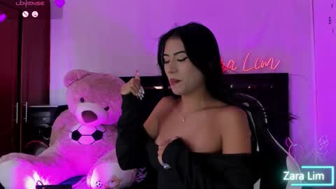 Snapshot of zaralim chatting on 23, 9, 2025 Zara Lim online show from 23, 9, 2025