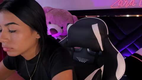 Snapshot of zaralim chatting on 28, 9, 2025 Zara Lim online show from 28, 9, 2025