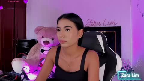 Snapshot of zaralim chatting on 1, 10, 2025 Zara Lim online show from 1, 10, 2025