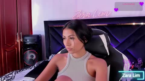 Snapshot of zaralim chatting on 14, 10, 2025 Zara Lim online show from 14, 10, 2025