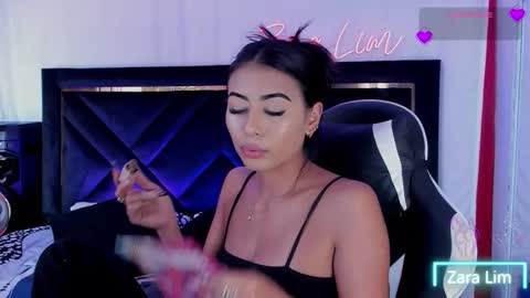 Snapshot of zaralim chatting on 29, 10, 2025 Zara Lim online show from 29, 10, 2025