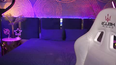 Lola online show from 28, 9, 2025