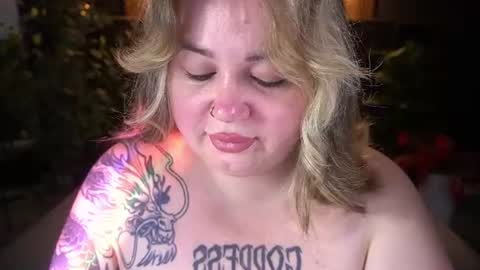 Snapshot of zarareign_ chatting on 21, 7, 2026 Lola online show from 21, 7, 2026