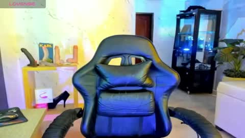 Snapshot of zarath_tf chatting on 6, 6, 2026 Zarath online show from 6, 6, 2026