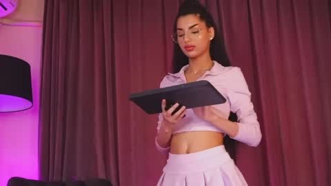zariaavera online show from 7, 5, 2026