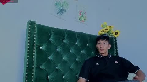Snapshot of zaynmoretti chatting on 21, 6, 2026 zaynmoretti online show from 21, 6, 2026