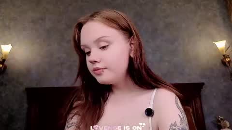 Snapshot of zeldaes chatting on 25, 6, 2026 Emilia online show from 25, 6, 2026