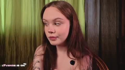 Snapshot of zeldaes chatting on 23, 7, 2026 Emilia online show from 23, 7, 2026