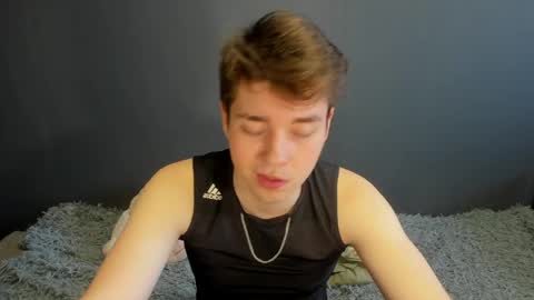 Snapshot of zeriixx chatting on 14, 4, 2026 Ethan online show from 14, 4, 2026