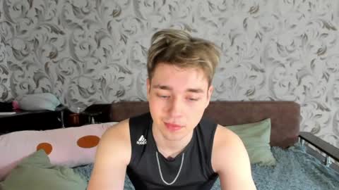 Snapshot of zeriixx chatting on 14, 5, 2026 Ethan online show from 14, 5, 2026