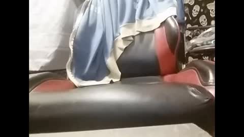 Snapshot of zeroandhero chatting on 12, 12, 2024 zero online show from 12, 12, 2024