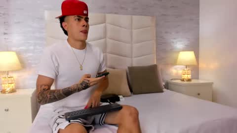 Snapshot of zeta_3 chatting on 7, 10, 2025 Sebas online show from 7, 10, 2025