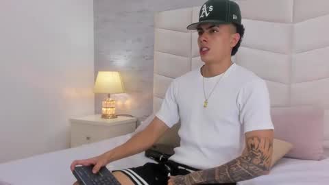 Snapshot of zeta_3 chatting on 9, 10, 2025 Sebas online show from 9, 10, 2025