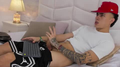 Snapshot of zeta_3 chatting on 21, 10, 2025 Sebas online show from 21, 10, 2025