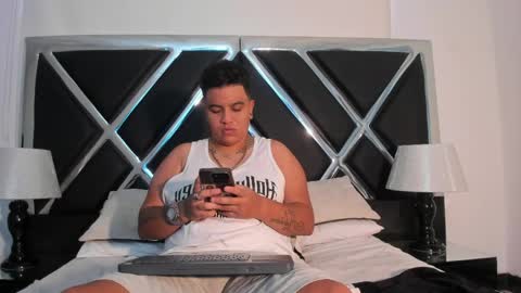 zeussmithh online show from 20, 4, 2026