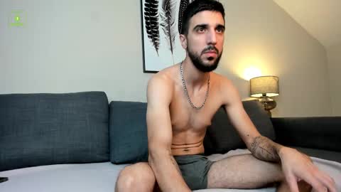 Snapshot of zeyn_edwards chatting on 16, 9, 2025 ZEYN online show from 16, 9, 2025