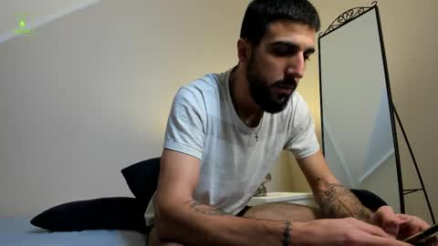 Snapshot of zeyn_edwards chatting on 2, 10, 2025 ZEYN online show from 2, 10, 2025