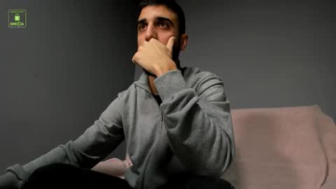 Snapshot of zeyn_edwards chatting on 21, 10, 2025 ZEYN online show from 21, 10, 2025