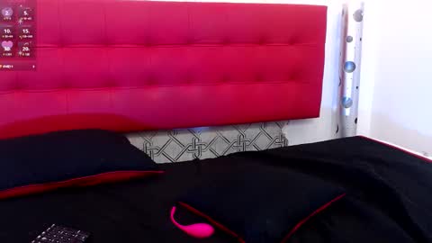 ZHAMIRA  ANDRES online show from 6, 2, 2025