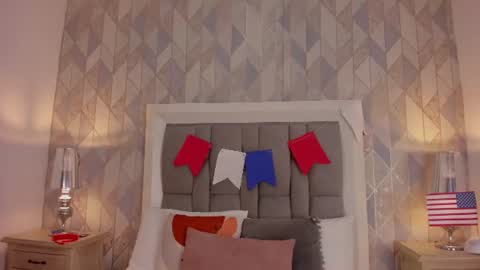 zharia_lux25 online show from 4, 7, 2026