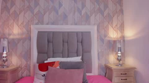 zharia_lux25 online show from 8, 7, 2026