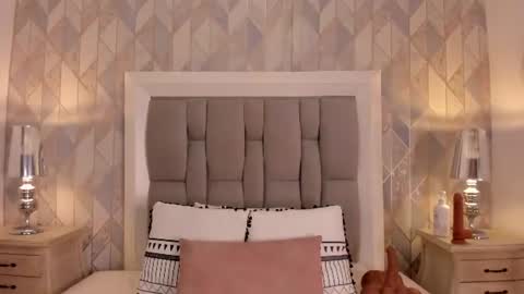 zharia_lux25 online show from 1, 8, 2026