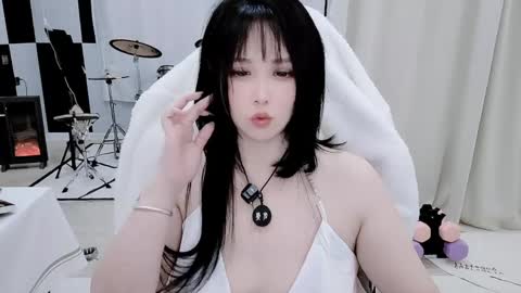 Snapshot of zhen0 chatting on 10, 4, 2026 zhen online show from 10, 4, 2026