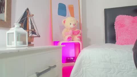 zhia  zeus online show from 17, 3, 2026