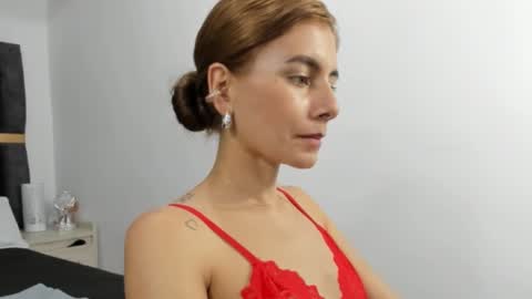 Snapshot of ziataylor chatting on 16, 2, 2025 ziataylor online show from 16, 2, 2025