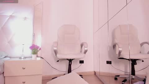 Nia  online show from 26, 2, 2025