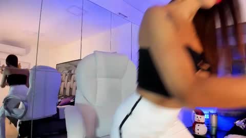 Nia  online show from 2, 12, 2025