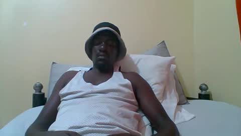 Snapshot of zlatann2012 chatting on 19, 9, 2025 Zlatann2012 online show from 19, 9, 2025