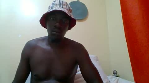 Snapshot of zlatann2012 chatting on 10, 10, 2025 Zlatann2012 online show from 10, 10, 2025