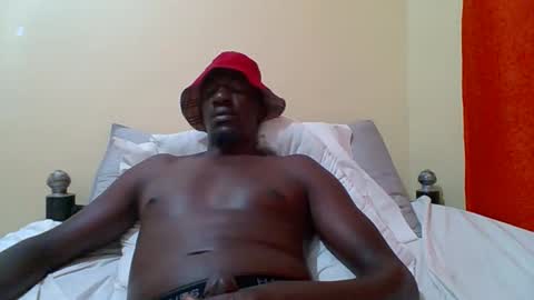 Snapshot of zlatann2012 chatting on 13, 10, 2025 Zlatann2012 online show from 13, 10, 2025