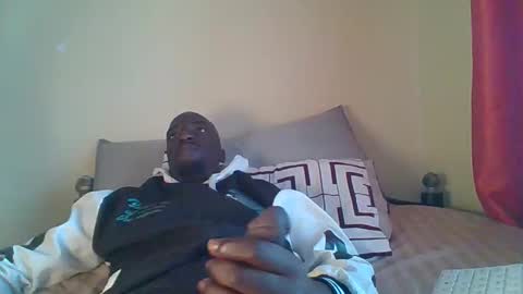 Snapshot of zlatann2012 chatting on 19, 10, 2025 Zlatann2012 online show from 19, 10, 2025