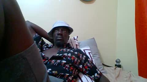 Snapshot of zlatann2012 chatting on 4, 11, 2025 Zlatann2012 online show from 4, 11, 2025