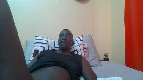 Snapshot of zlatann2012 chatting on 18, 12, 2025 Zlatann2012 online show from 18, 12, 2025