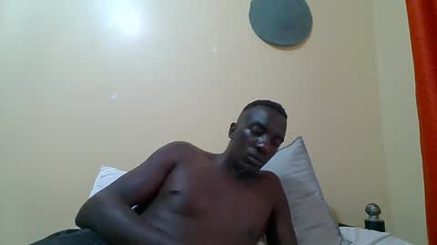 Snapshot of zlatann2012 chatting on 12, 1, 2026 Zlatann2012 online show from 12, 1, 2026