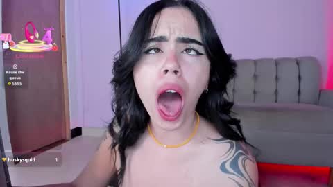 Snapshot of zoe6x chatting on 28, 10, 2025 zoe online show from 28, 10, 2025