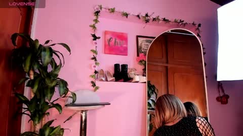 Zoe Baker online show from 23, 4, 2026
