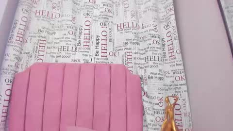 Snapshot of zoe_blond chatting on 15, 10, 2025 zoe_blond online show from 15, 10, 2025