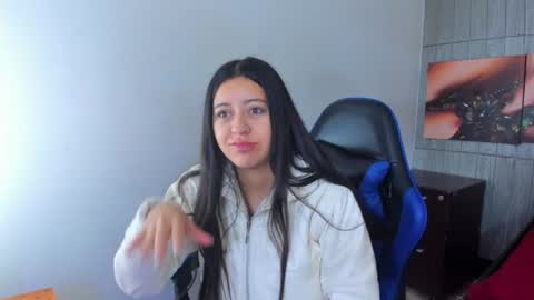Snapshot of zoe_connor19 chatting on 21, 6, 2026 Z O E online show from 21, 6, 2026