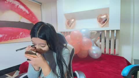 Snapshot of zoe_connor19 chatting on 16, 7, 2026 Z O E online show from 16, 7, 2026