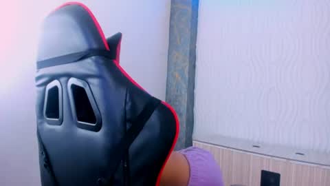 Snapshot of zoe_connor19 chatting on 27, 7, 2026 Z O E online show from 27, 7, 2026